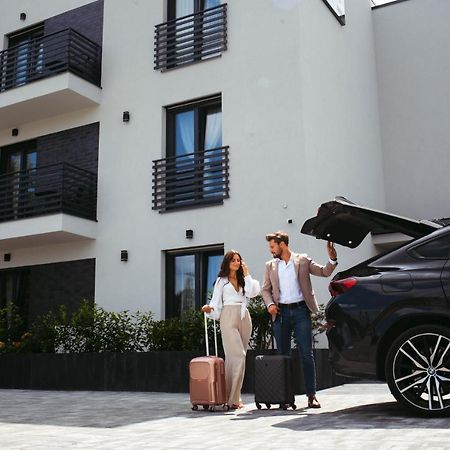 Resto Inn - Smart Apartamenty Blisko Energylandii Polwies Exteriör bild