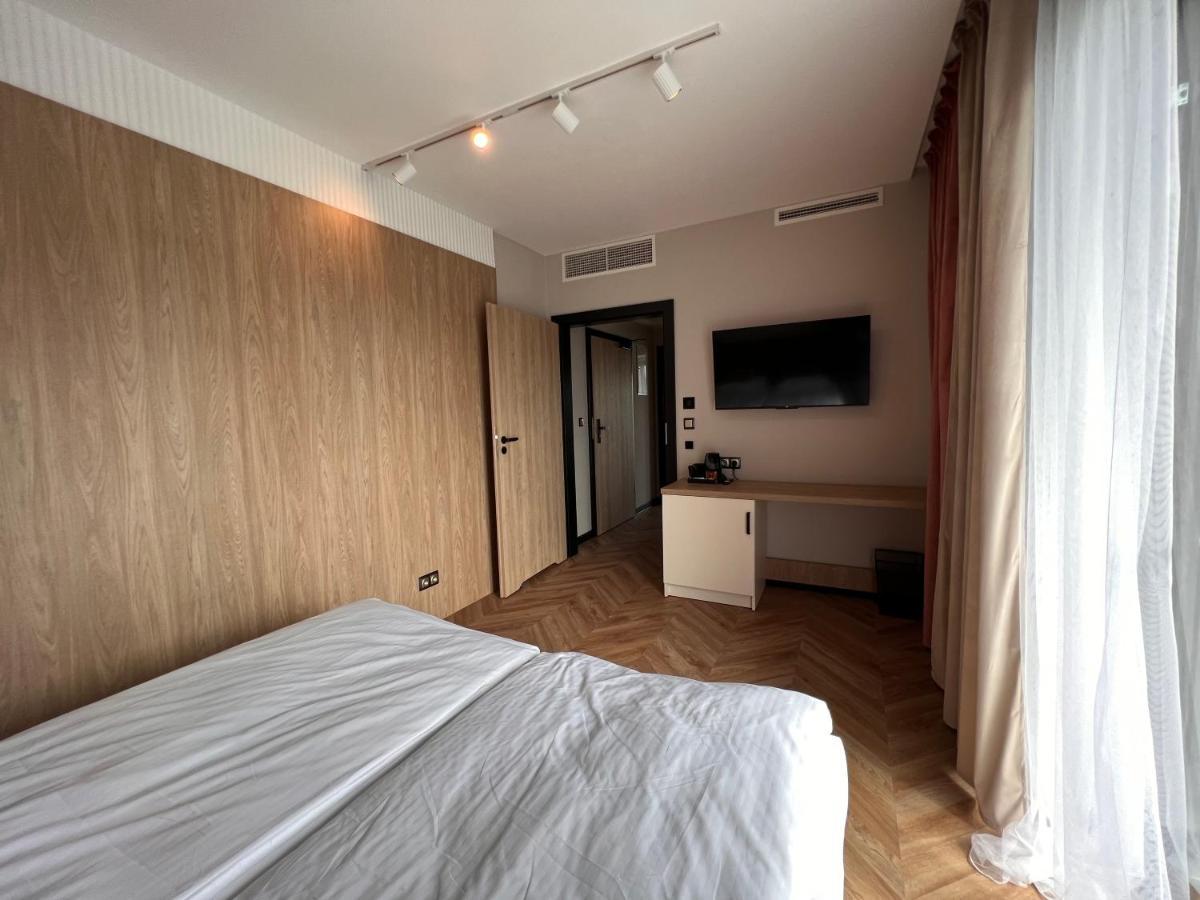 Resto Inn - Smart Apartamenty Blisko Energylandii Polwies Exteriör bild