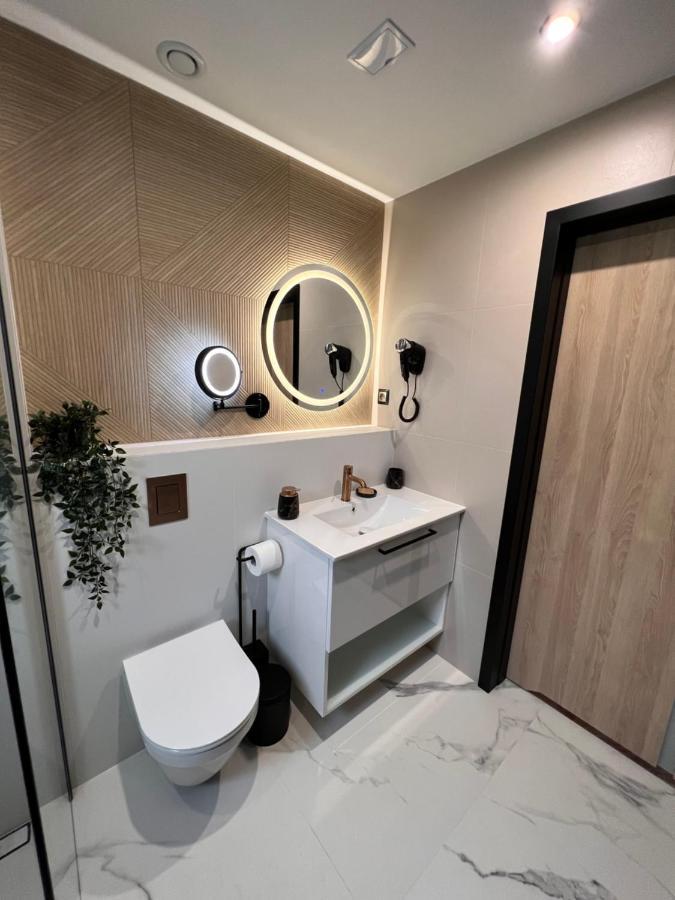 Resto Inn - Smart Apartamenty Blisko Energylandii Polwies Exteriör bild