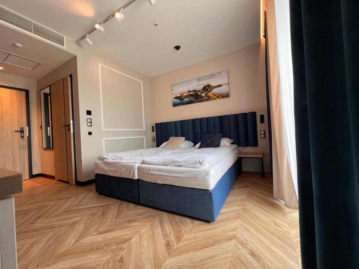 Resto Inn - Smart Apartamenty Blisko Energylandii Polwies Exteriör bild