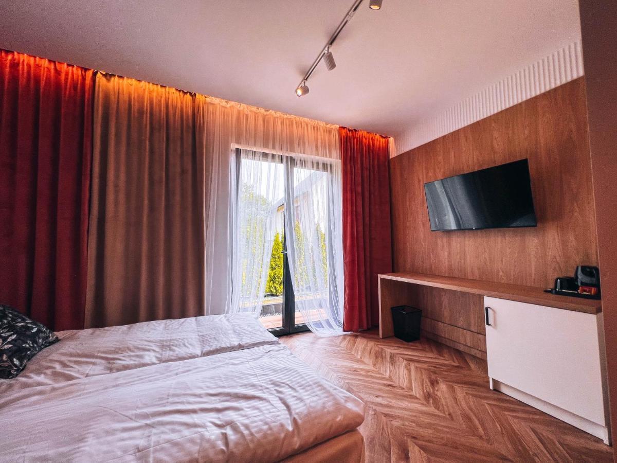Resto Inn - Smart Apartamenty Blisko Energylandii Polwies Exteriör bild