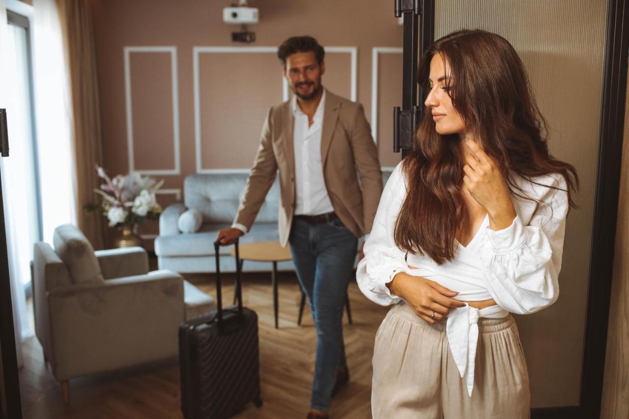 Resto Inn - Smart Apartamenty Blisko Energylandii Polwies Exteriör bild