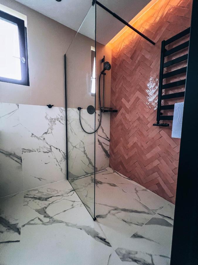 Resto Inn - Smart Apartamenty Blisko Energylandii Polwies Exteriör bild